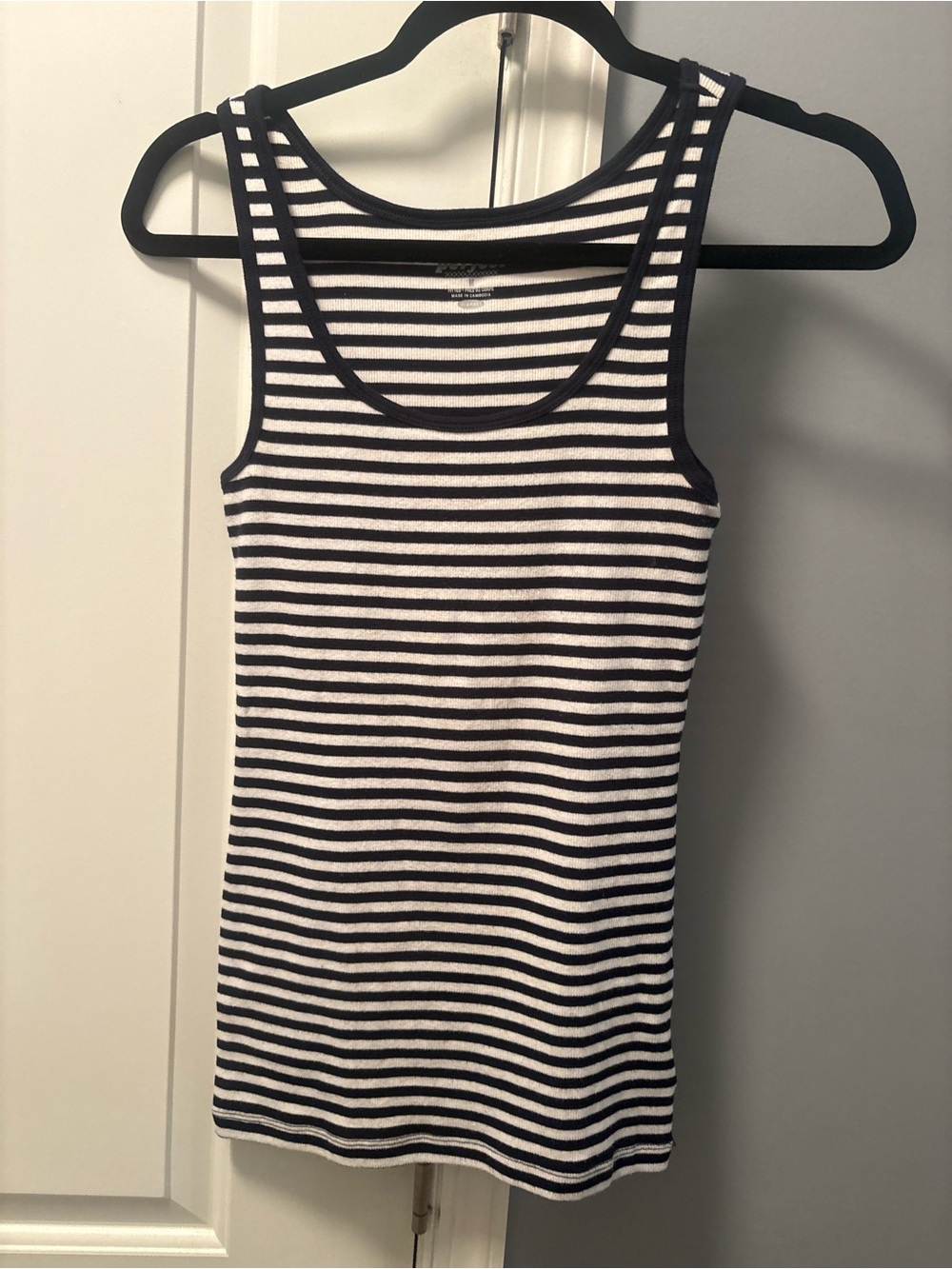 Old Navy Ribbed Striped Tank Top | Black & White | Stretch | Size M